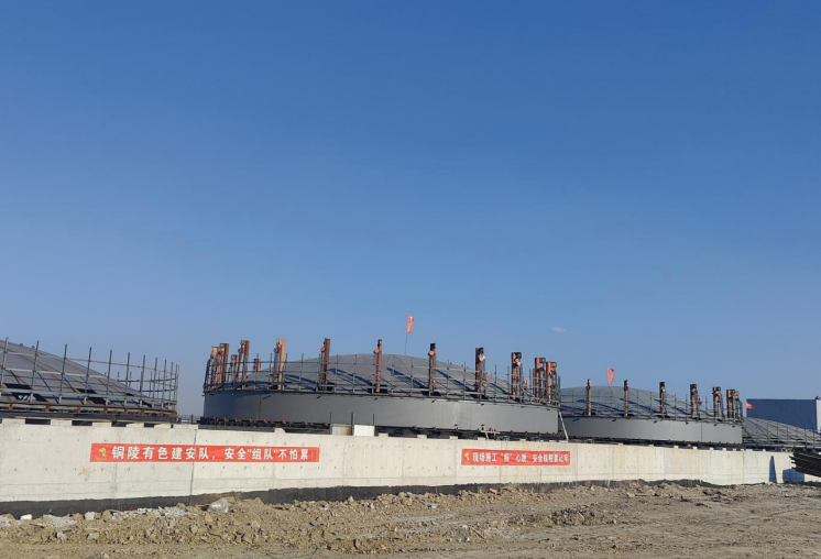 营口酸罐项目首批酸罐起罐成功